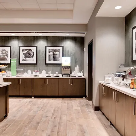 Hampton Inn & Suites Fort Worth Downtown