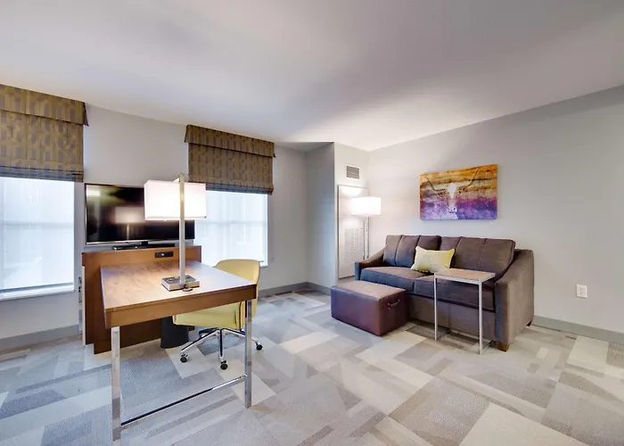 Hotel Hampton & Worth Downtown 3*